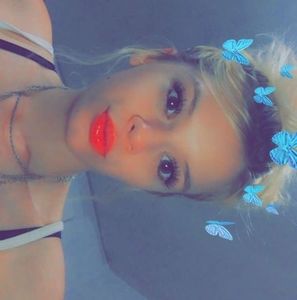 Meet your Posher, Alexis